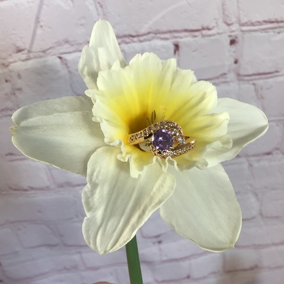 Sparkling Purple Amethyst and Pave Cubic Zirconia Gold Fashion Ring - Size 10 - Picture 9 of 9